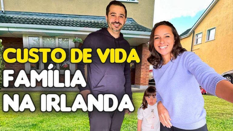 Julien, Rafael e a filha em frente à casa onde vivem em Athy, na Irlanda