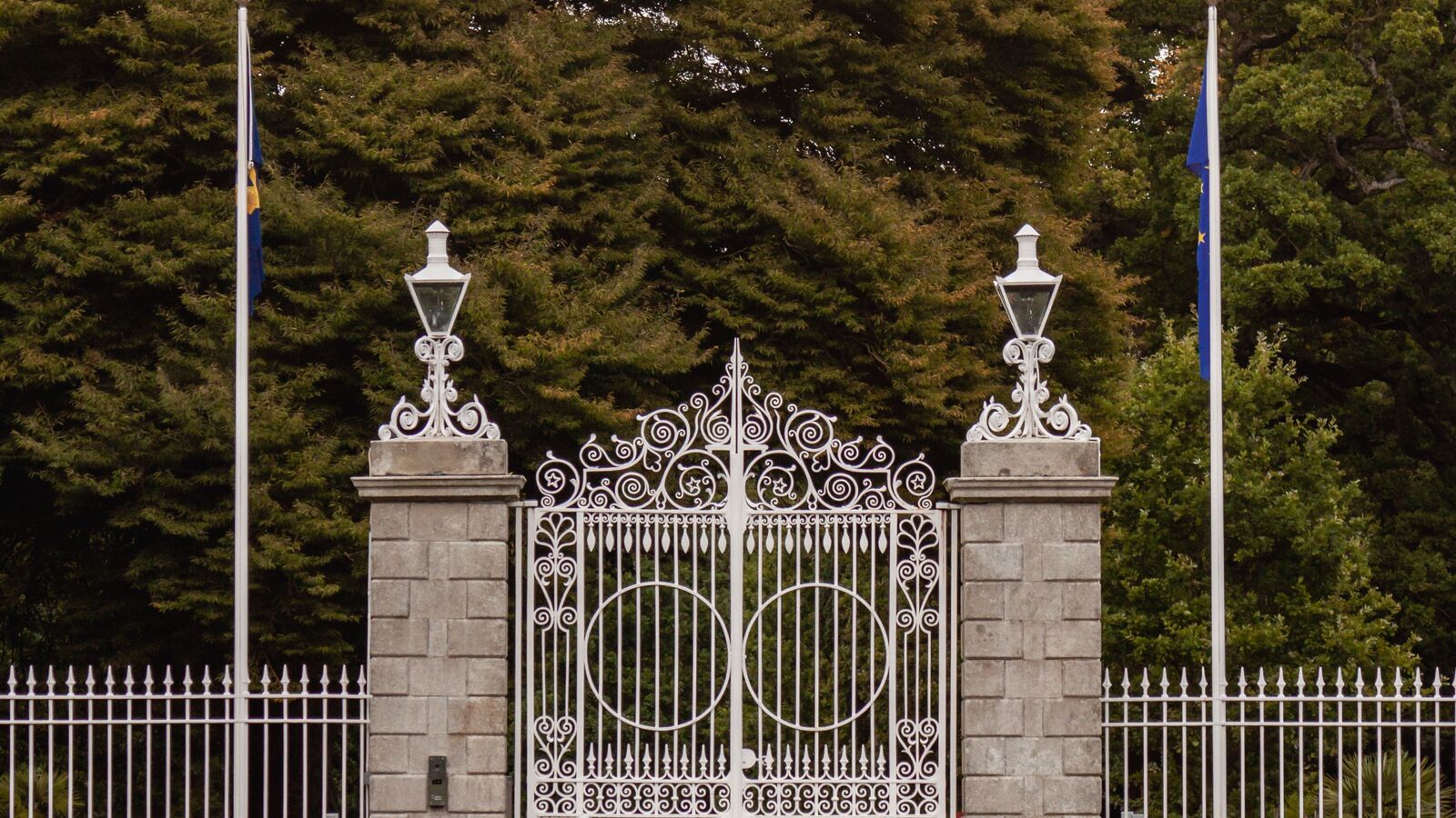 Entrada do Áras an Uachtaráin no Phoenix Park, em Dublin