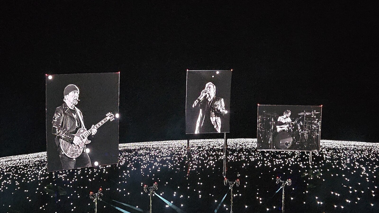 U2 durante apresentação no Sphere em Las Vegas