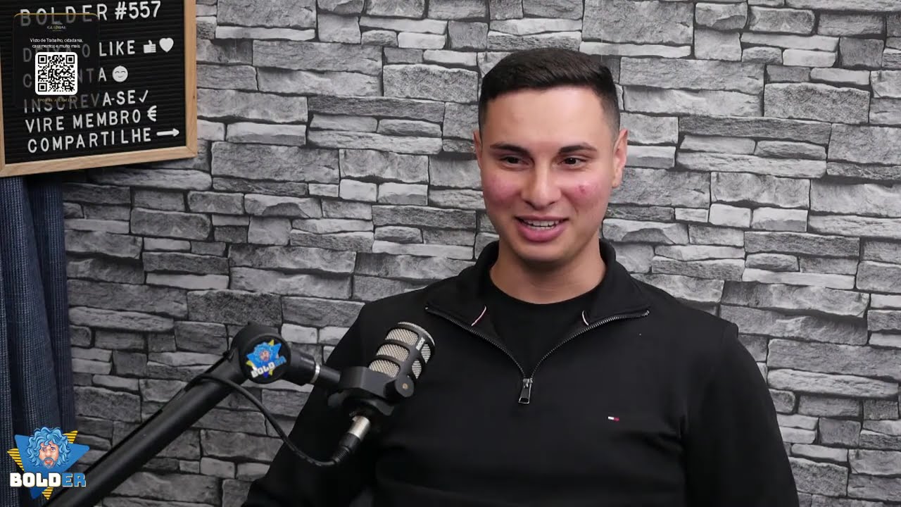 Matheus Souza durante entrevista no Bolder Podcast